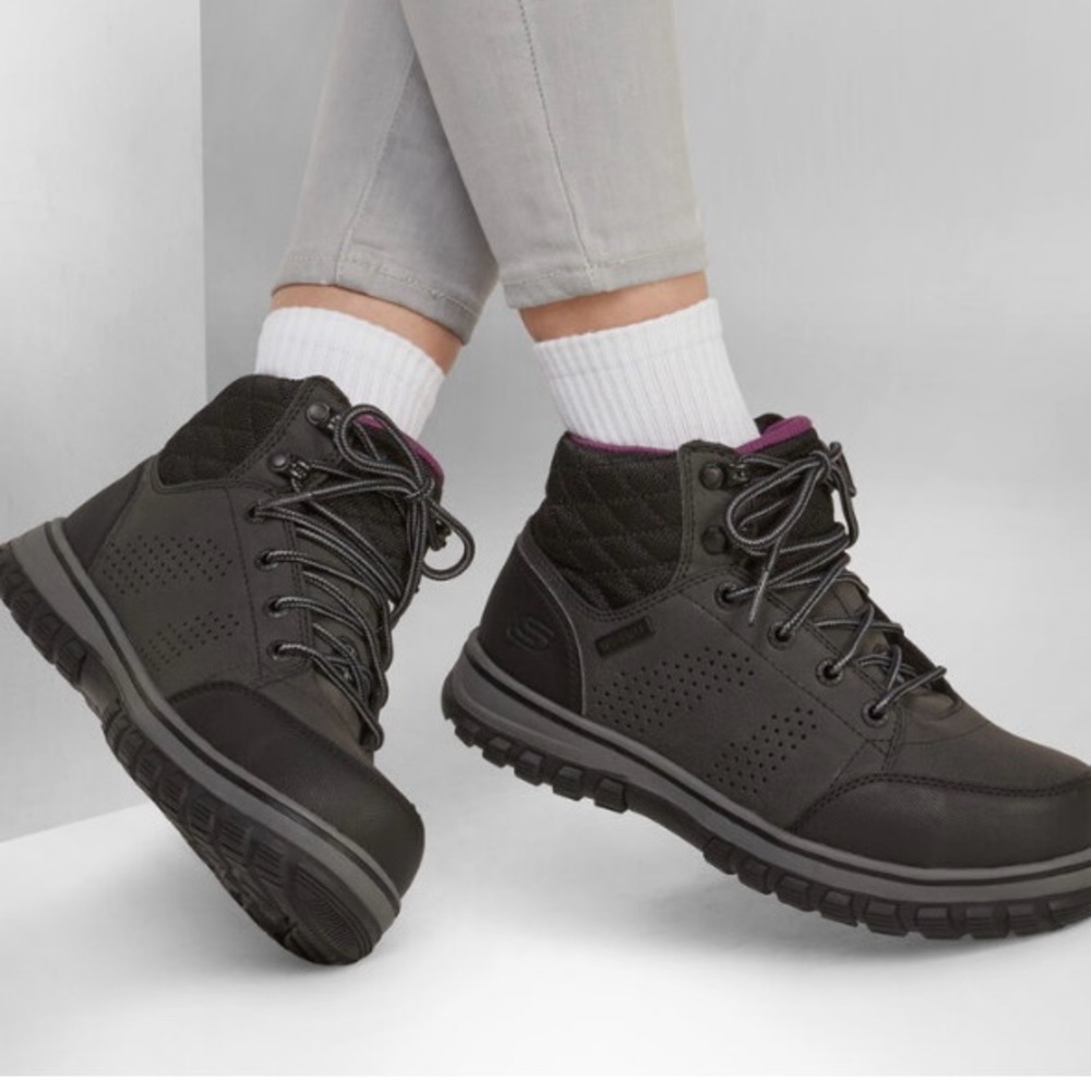 NWT! Skechers McColl Women’s Work Ankle Boot Size 7